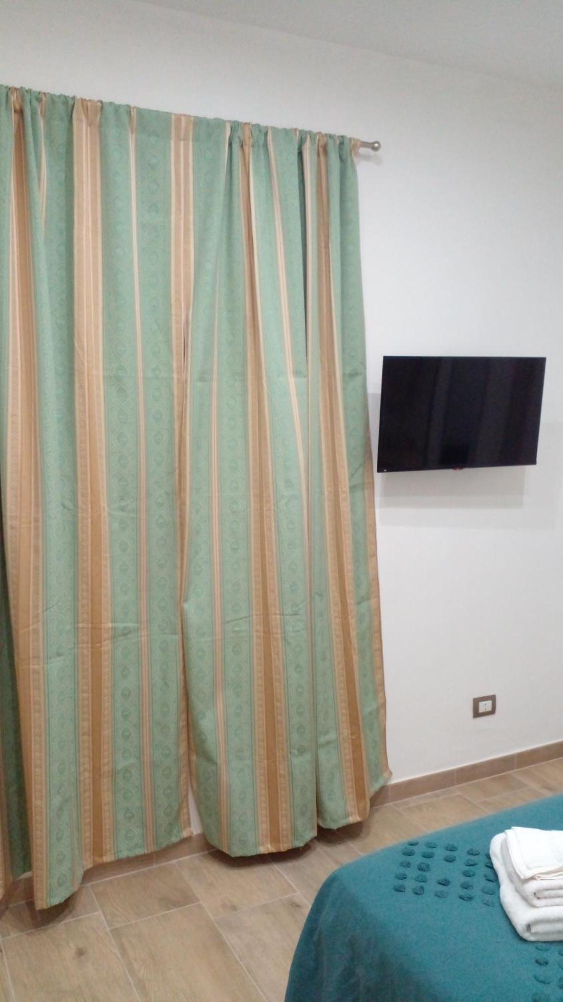 Hotel Locazione Turistica Madera à Bari Extérieur photo