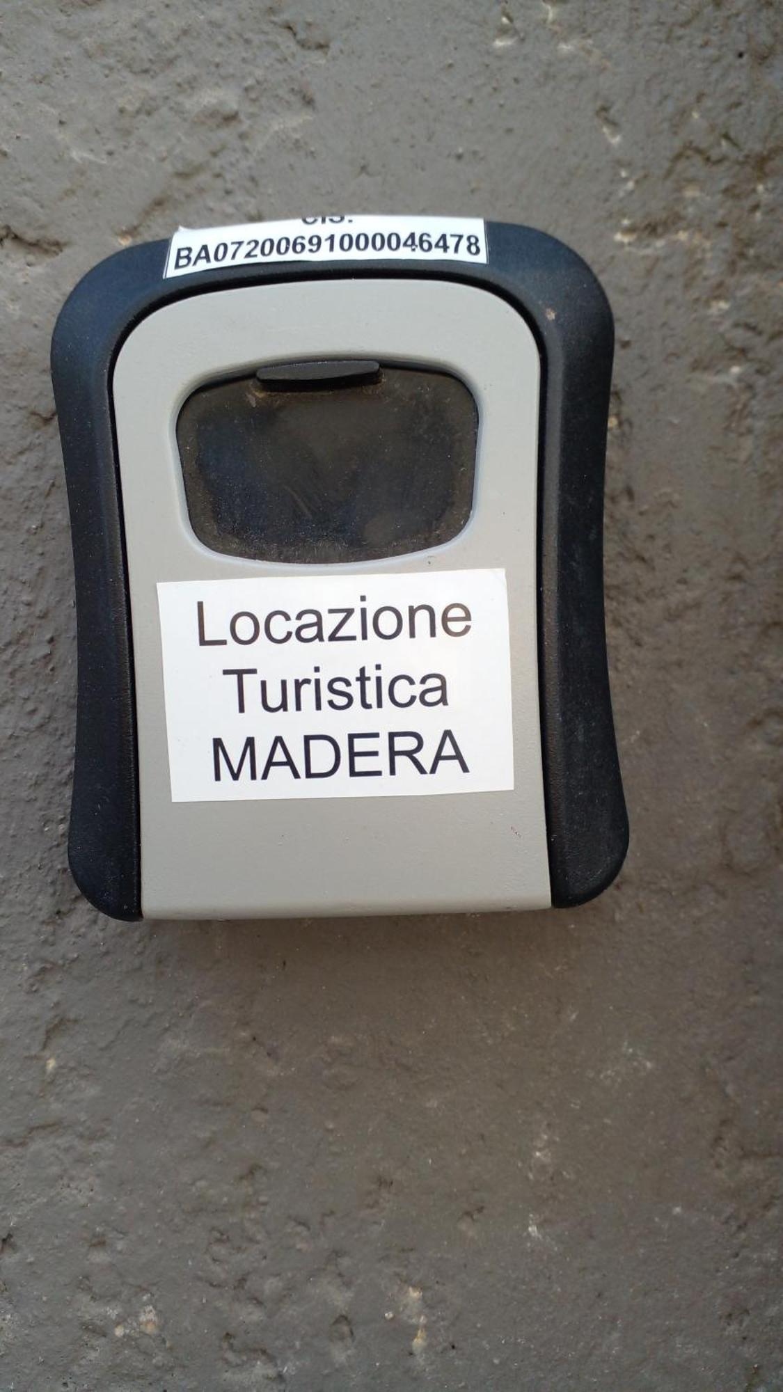 Hotel Locazione Turistica Madera à Bari Extérieur photo